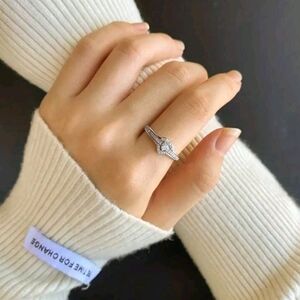 Elegant Silver Ring